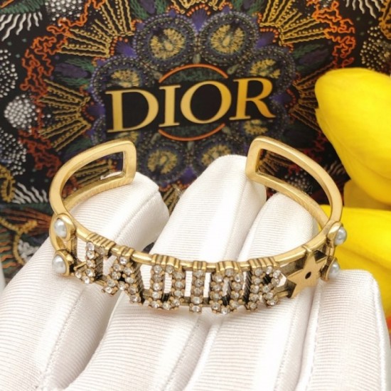 A style bracelet suitable for hot midsummer 2023SS DIOR Dior A style bracelet suitable for hot midsummer 2023SS DIOR Dior